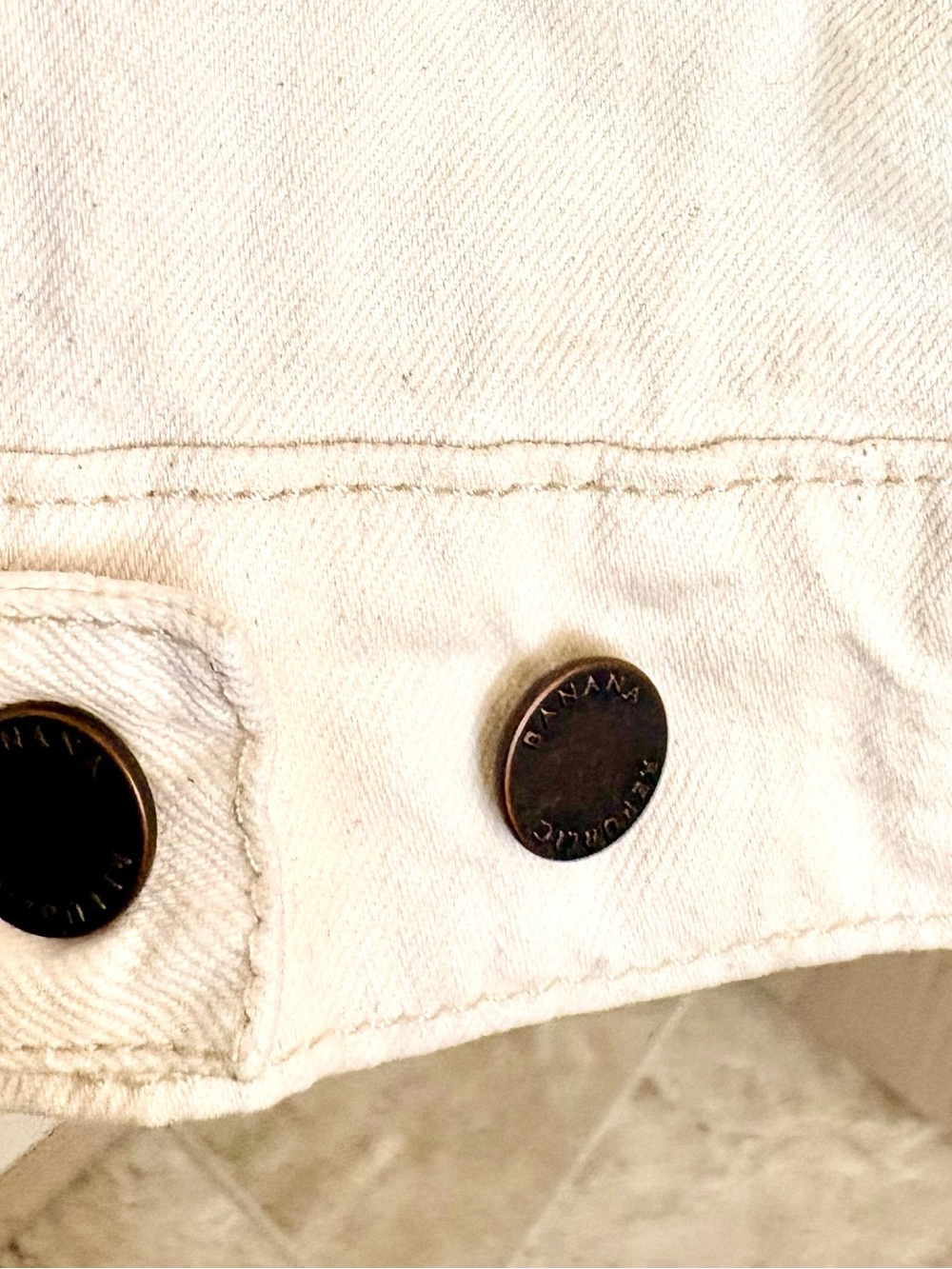 Banana Republic Cream Women’s Denim Jacket - Lovely Details - Picture 4 of 5